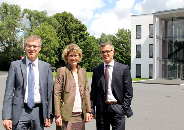 Die rheinland-pfälzische Wirtschaftsministerin Eveline Lemke besuchte die 1&1 Zentrale in Montabaur. Zu Ihren Gesprächspartner zählten die 1&1 Vorstände Martin Witt und Markus Huhn.