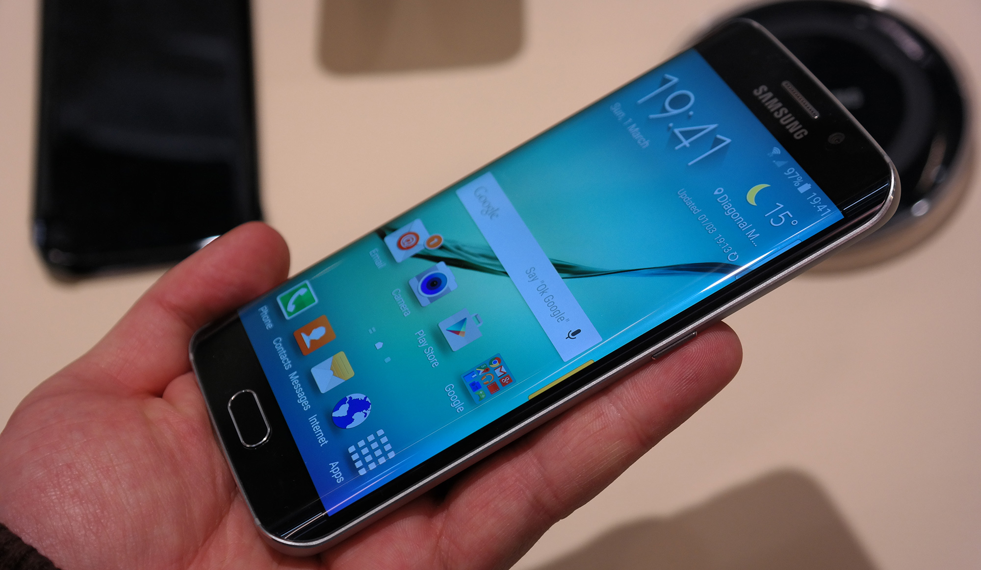 Samsung Galaxy S6 Edge Design